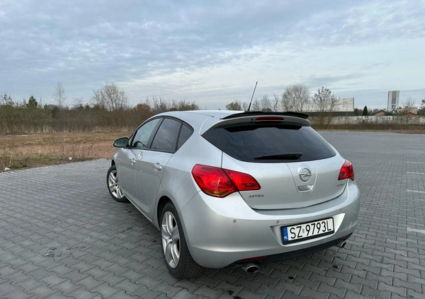 Opel Astra cena 27500 przebieg: 113000, rok produkcji 2010 z Zabrze małe 211